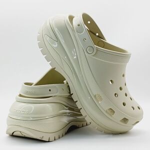 Crocs Classic Mega Crush Clogs Size 10 Men/12 Women